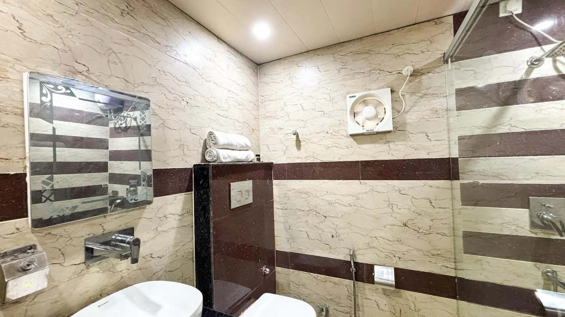 Hotel Diamond Palace Варанаси 3*,  Индия