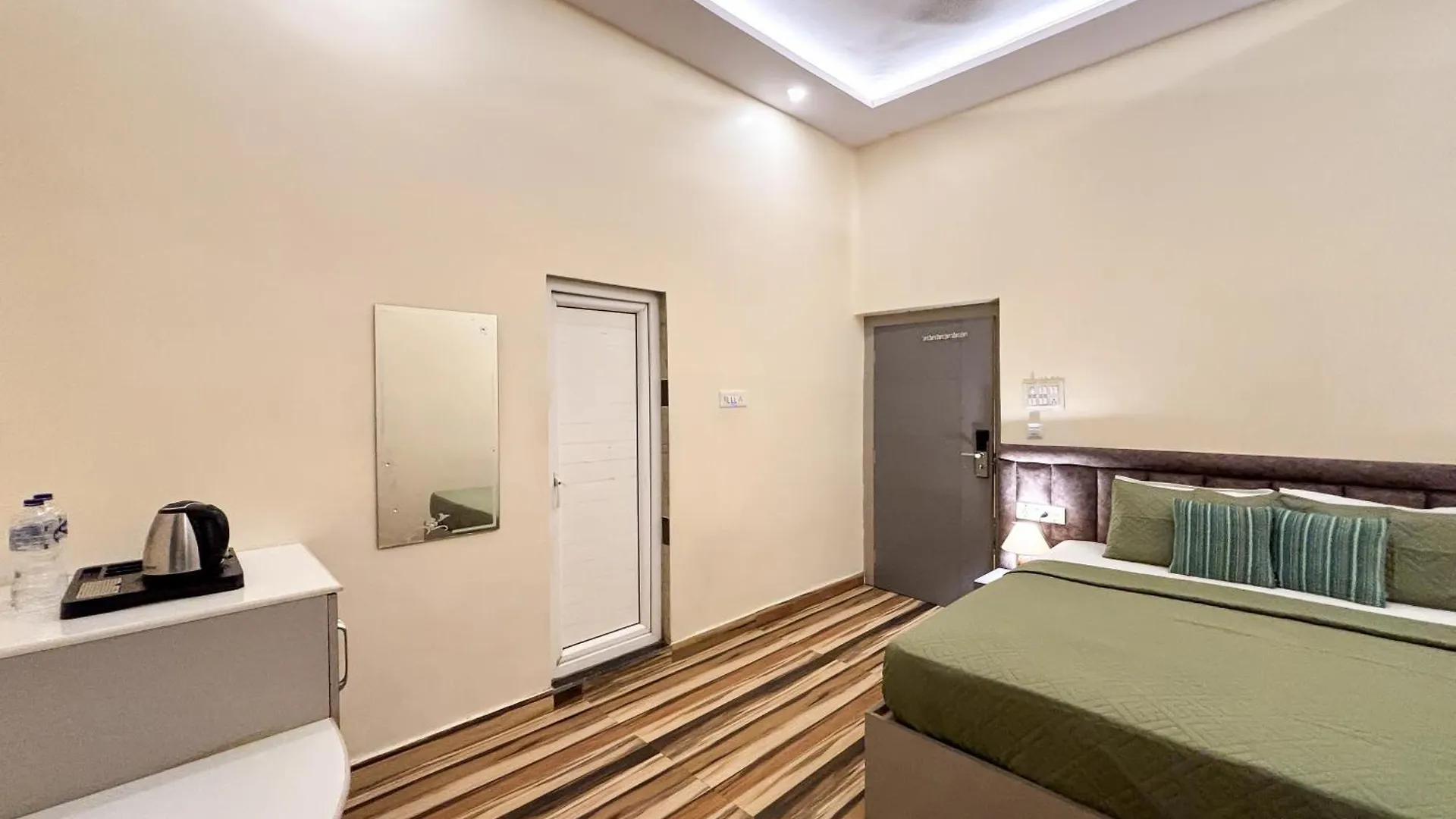 Hotel Diamond Palace Варанаси 3*,  Индия